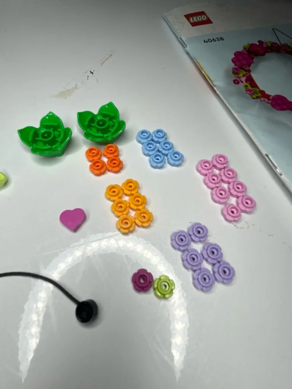 Lego flowers and Heart Ornament Building Toy Kit manual - Picture 4 of 4